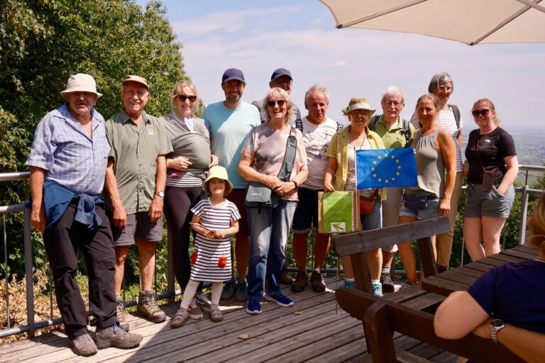 Wandern im Biosphärenreservat Pfälzerwald und Rast auf der Ringelsberghütte
